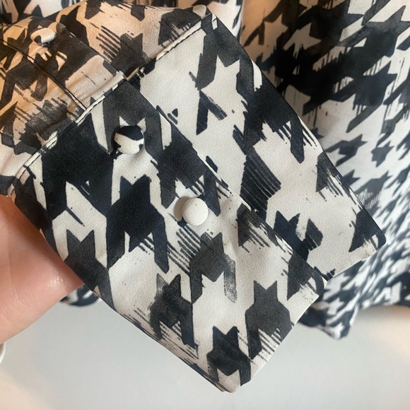 BROCHU WALKER - Mayes Wrap Top Houndstooth - Picture 7 of 9